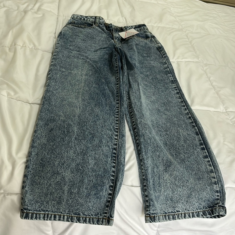 Wine leg acid wash jeans